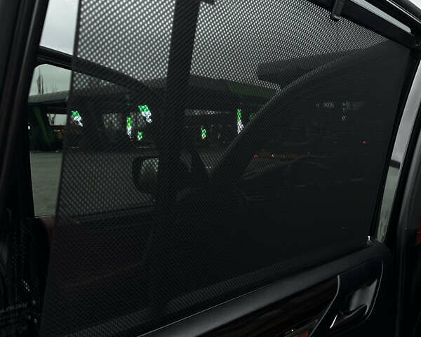 Черный Лексус ЛХ, объемом двигателя 4.46 л и пробегом 160 тыс. км за 71000 $, фото 37 на Automoto.ua