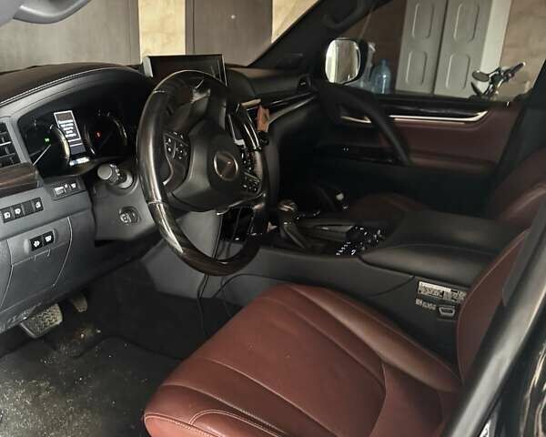 Черный Лексус ЛХ, объемом двигателя 4.5 л и пробегом 68 тыс. км за 89999 $, фото 2 на Automoto.ua