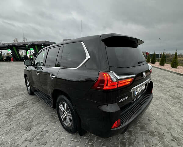 Черный Лексус ЛХ, объемом двигателя 4.46 л и пробегом 160 тыс. км за 71000 $, фото 12 на Automoto.ua