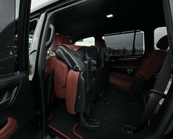 Черный Лексус ЛХ, объемом двигателя 4.46 л и пробегом 160 тыс. км за 71000 $, фото 34 на Automoto.ua