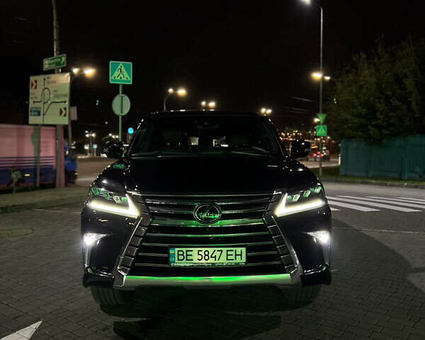 Черный Лексус ЛХ, объемом двигателя 4.46 л и пробегом 150 тыс. км за 73000 $, фото 2 на Automoto.ua