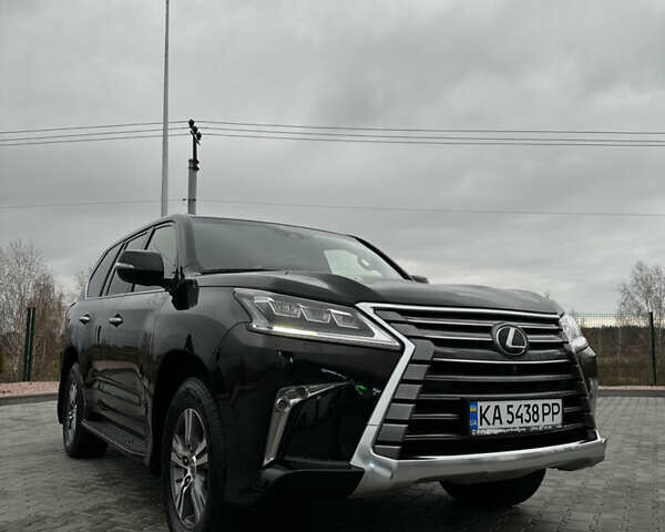 Черный Лексус ЛХ, объемом двигателя 4.46 л и пробегом 160 тыс. км за 71000 $, фото 4 на Automoto.ua