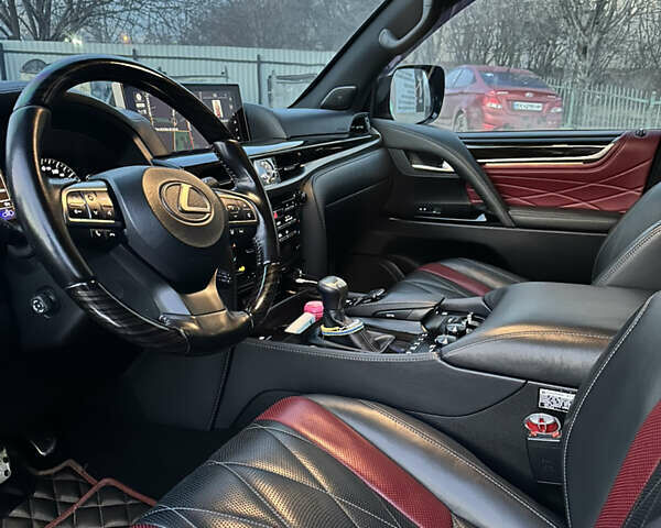 Черный Лексус ЛХ, объемом двигателя 5.66 л и пробегом 60 тыс. км за 101000 $, фото 11 на Automoto.ua