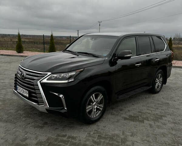 Черный Лексус ЛХ, объемом двигателя 4.46 л и пробегом 160 тыс. км за 71000 $, фото 1 на Automoto.ua