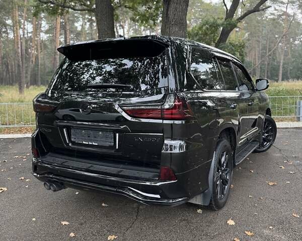 Чорний Лексус ЛХ, об'ємом двигуна 4.46 л та пробігом 147 тис. км за 72700 $, фото 1 на Automoto.ua