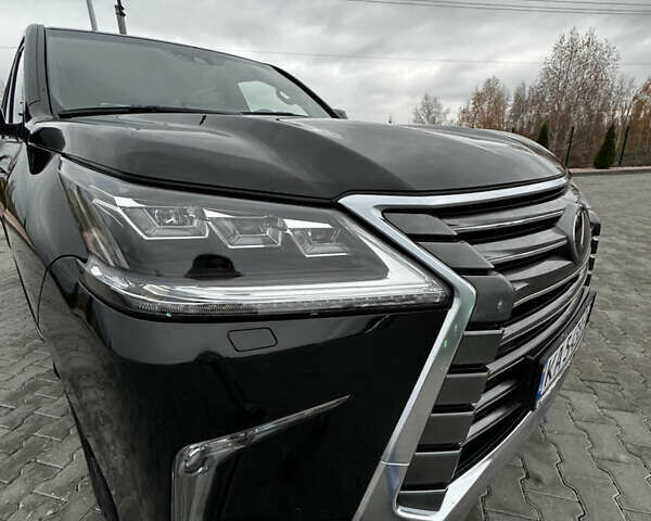 Черный Лексус ЛХ, объемом двигателя 4.46 л и пробегом 160 тыс. км за 71000 $, фото 3 на Automoto.ua