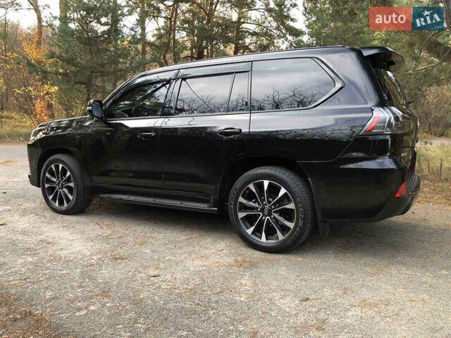 Черный Лексус ЛХ, объемом двигателя 4.5 л и пробегом 137 тыс. км за 85999 $, фото 2 на Automoto.ua