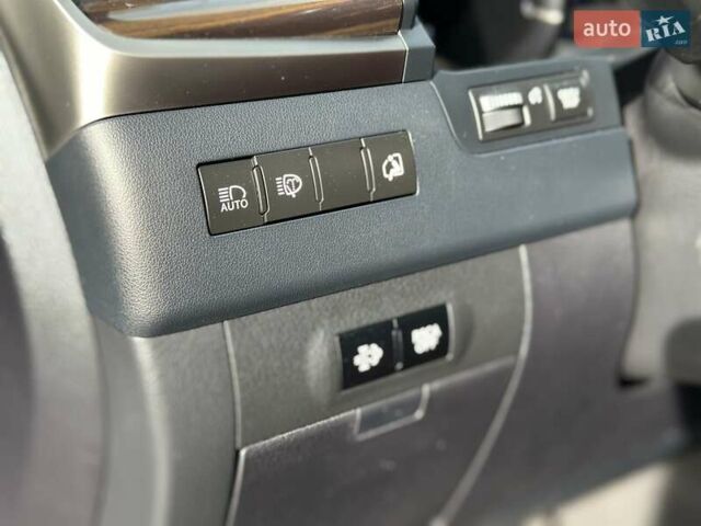 Черный Лексус ЛХ, объемом двигателя 4.46 л и пробегом 137 тыс. км за 88000 $, фото 22 на Automoto.ua