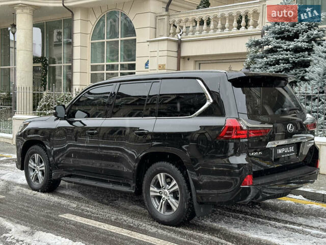 Черный Лексус ЛХ, объемом двигателя 4.46 л и пробегом 13 тыс. км за 107000 $, фото 4 на Automoto.ua