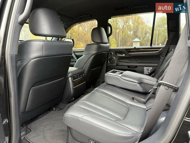 Черный Лексус ЛХ, объемом двигателя 4.46 л и пробегом 95 тыс. км за 86600 $, фото 41 на Automoto.ua