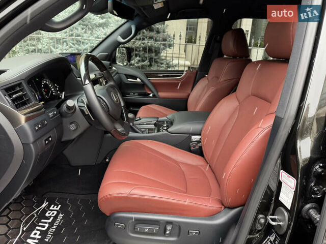 Черный Лексус ЛХ, объемом двигателя 4.46 л и пробегом 13 тыс. км за 107000 $, фото 20 на Automoto.ua