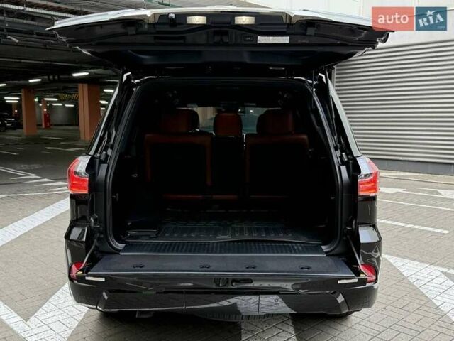 Чорний Лексус ЛХ, об'ємом двигуна 4.46 л та пробігом 138 тис. км за 85990 $, фото 9 на Automoto.ua