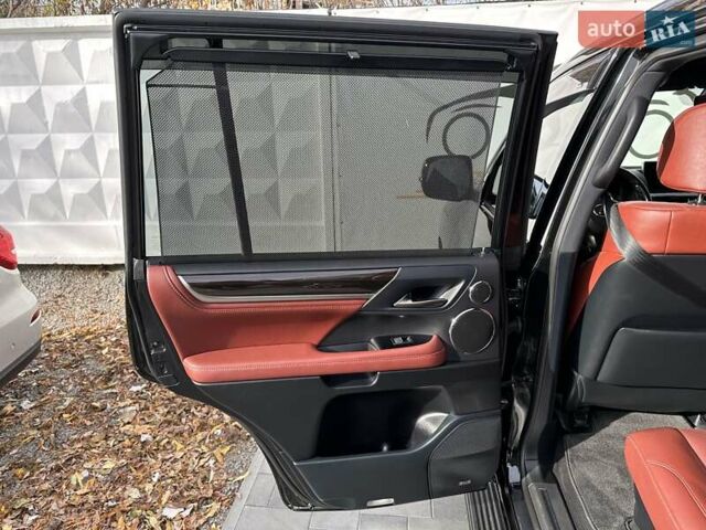 Черный Лексус ЛХ, объемом двигателя 4.46 л и пробегом 137 тыс. км за 88000 $, фото 34 на Automoto.ua