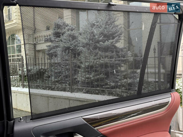 Черный Лексус ЛХ, объемом двигателя 4.46 л и пробегом 13 тыс. км за 107000 $, фото 29 на Automoto.ua