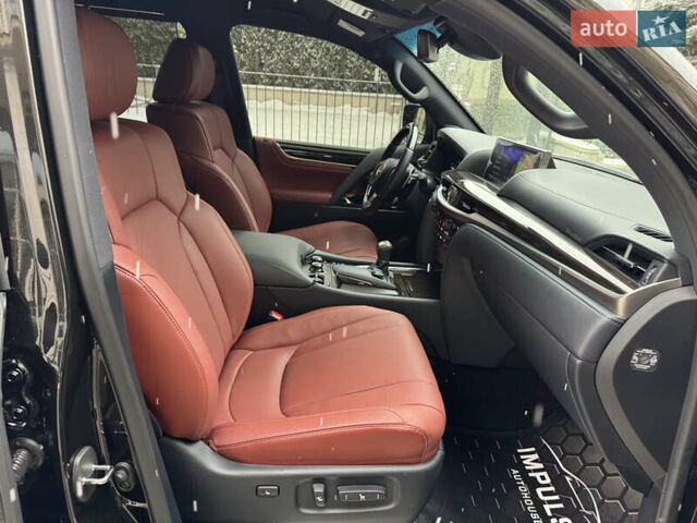 Черный Лексус ЛХ, объемом двигателя 4.46 л и пробегом 13 тыс. км за 107000 $, фото 22 на Automoto.ua