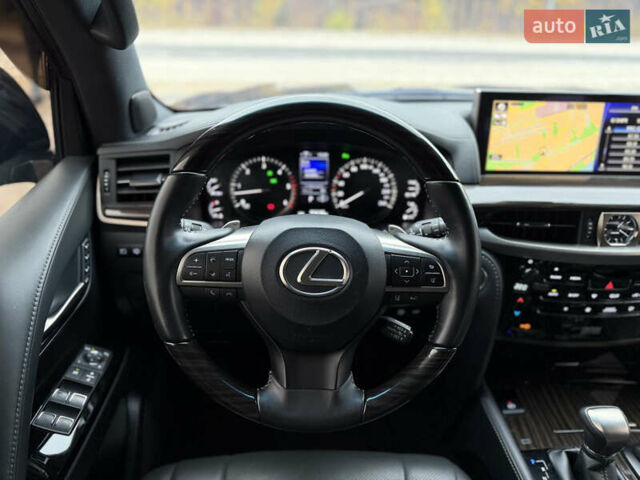 Черный Лексус ЛХ, объемом двигателя 4.46 л и пробегом 95 тыс. км за 86600 $, фото 35 на Automoto.ua