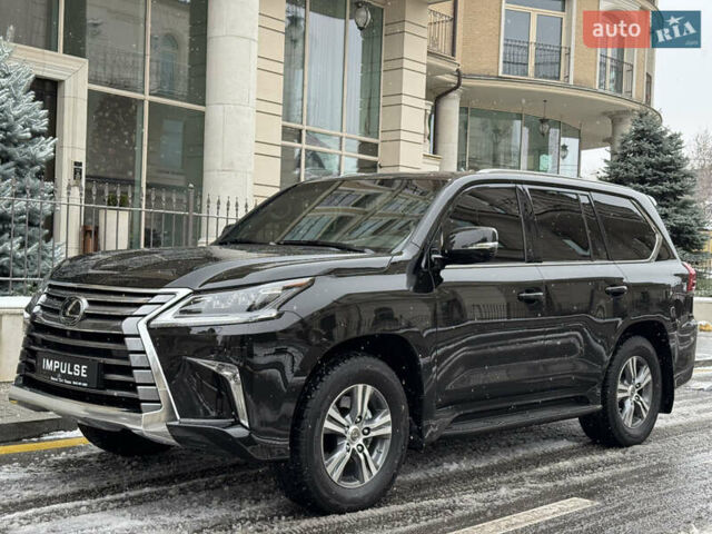 Черный Лексус ЛХ, объемом двигателя 4.46 л и пробегом 13 тыс. км за 107000 $, фото 1 на Automoto.ua