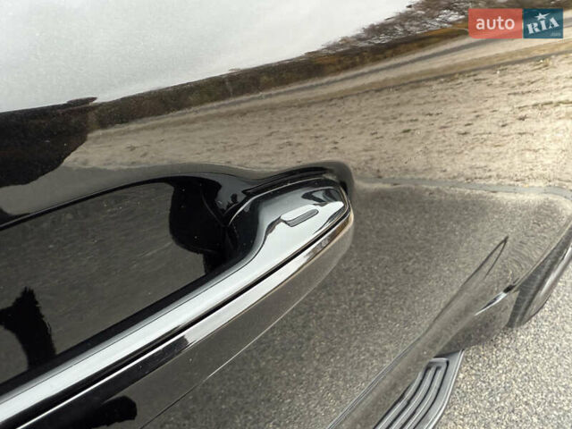 Черный Лексус ЛХ, объемом двигателя 4.46 л и пробегом 95 тыс. км за 86600 $, фото 28 на Automoto.ua