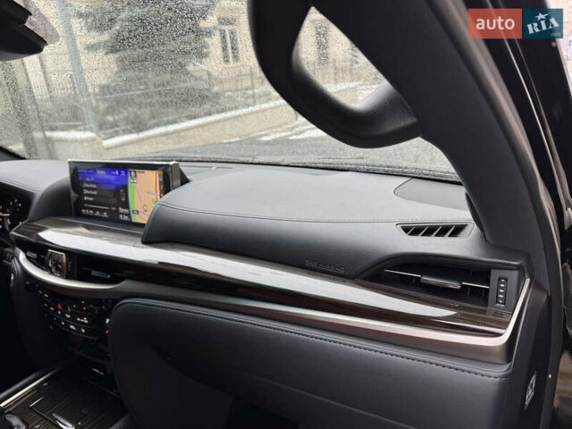 Черный Лексус ЛХ, объемом двигателя 4.46 л и пробегом 13 тыс. км за 107000 $, фото 36 на Automoto.ua