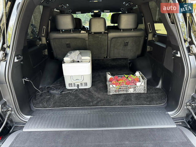 Лексус ЛХ 2021 в Киеве на Automoto.ua Черный Лексус ЛХ, объемом двигателя 4.46 л и пробегом 204 тыс. км за 79000 $, фото 14 на Automoto.ua