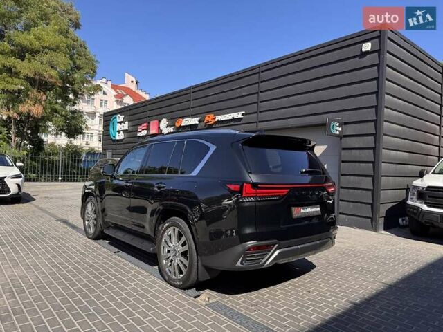 Черный Лексус ЛХ, объемом двигателя 3.45 л и пробегом 35 тыс. км за 132900 $, фото 4 на Automoto.ua