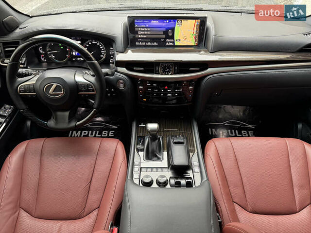 Черный Лексус ЛХ, объемом двигателя 4.46 л и пробегом 13 тыс. км за 107000 $, фото 26 на Automoto.ua