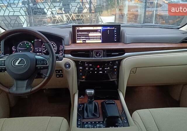 Черный Лексус ЛХ, объемом двигателя 4.46 л и пробегом 126 тыс. км за 85171 $, фото 7 на Automoto.ua