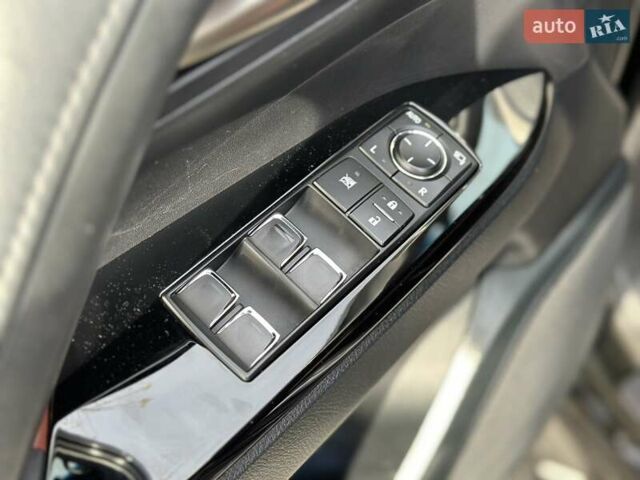 Черный Лексус ЛХ, объемом двигателя 4.46 л и пробегом 137 тыс. км за 88000 $, фото 17 на Automoto.ua