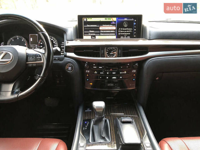 Черный Лексус ЛХ, объемом двигателя 4.5 л и пробегом 137 тыс. км за 85999 $, фото 10 на Automoto.ua