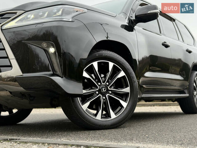Черный Лексус ЛХ, объемом двигателя 4.46 л и пробегом 95 тыс. км за 86600 $, фото 5 на Automoto.ua
