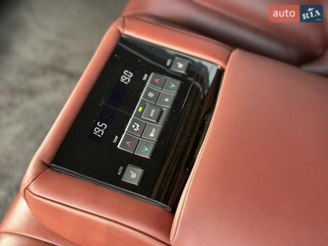 Черный Лексус ЛХ, объемом двигателя 4.46 л и пробегом 137 тыс. км за 88000 $, фото 38 на Automoto.ua