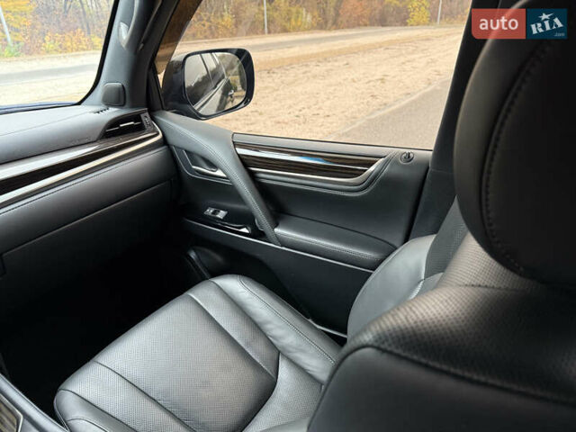 Черный Лексус ЛХ, объемом двигателя 4.46 л и пробегом 95 тыс. км за 86600 $, фото 33 на Automoto.ua