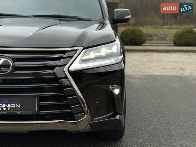 Черный Лексус ЛХ, объемом двигателя 4.46 л и пробегом 95 тыс. км за 86600 $, фото 14 на Automoto.ua