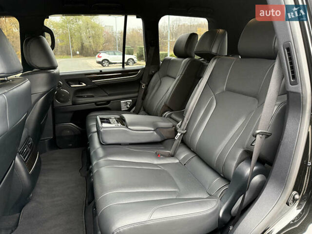 Черный Лексус ЛХ, объемом двигателя 4.46 л и пробегом 95 тыс. км за 86600 $, фото 39 на Automoto.ua