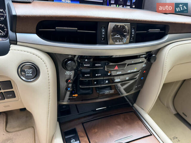 Черный Лексус ЛХ, объемом двигателя 5.66 л и пробегом 85 тыс. км за 79900 $, фото 57 на Automoto.ua