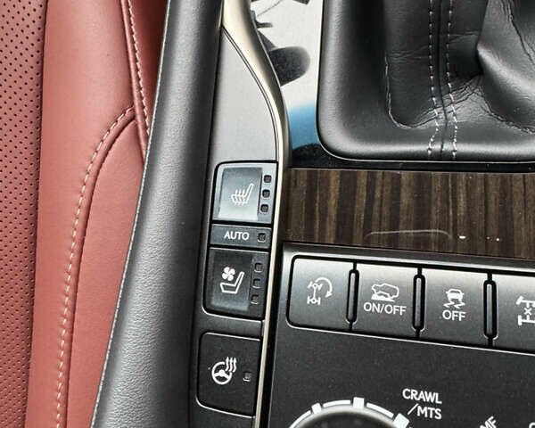 Черный Лексус ЛХ, объемом двигателя 4.46 л и пробегом 13 тыс. км за 107000 $, фото 34 на Automoto.ua