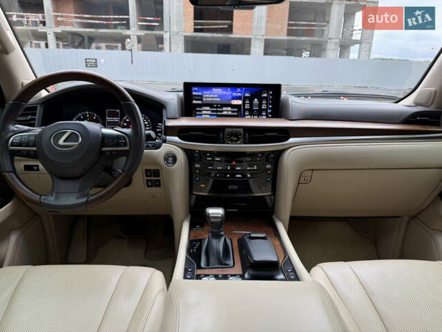 Черный Лексус ЛХ, объемом двигателя 5.66 л и пробегом 85 тыс. км за 79900 $, фото 29 на Automoto.ua