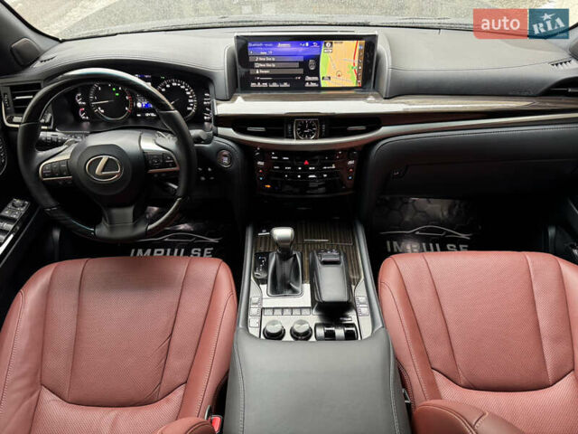 Черный Лексус ЛХ, объемом двигателя 4.46 л и пробегом 13 тыс. км за 107000 $, фото 31 на Automoto.ua