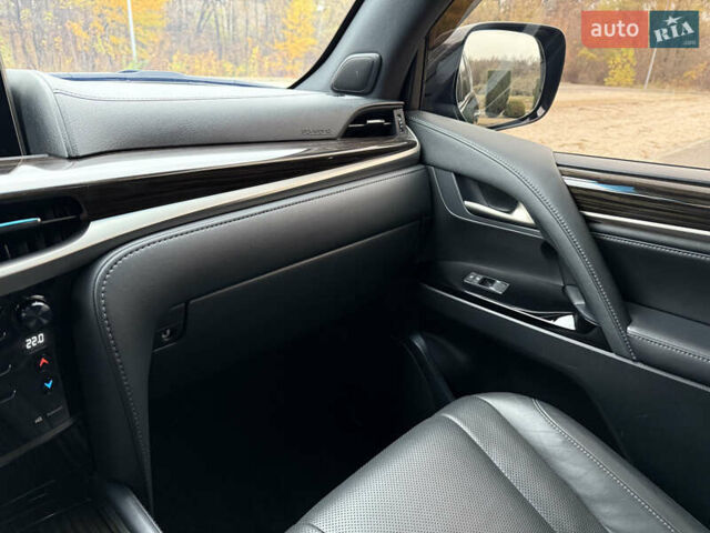 Черный Лексус ЛХ, объемом двигателя 4.46 л и пробегом 95 тыс. км за 86600 $, фото 46 на Automoto.ua