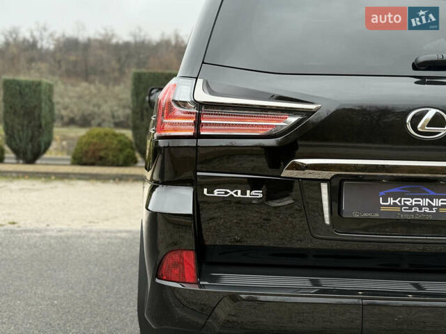 Черный Лексус ЛХ, объемом двигателя 4.46 л и пробегом 95 тыс. км за 86600 $, фото 23 на Automoto.ua