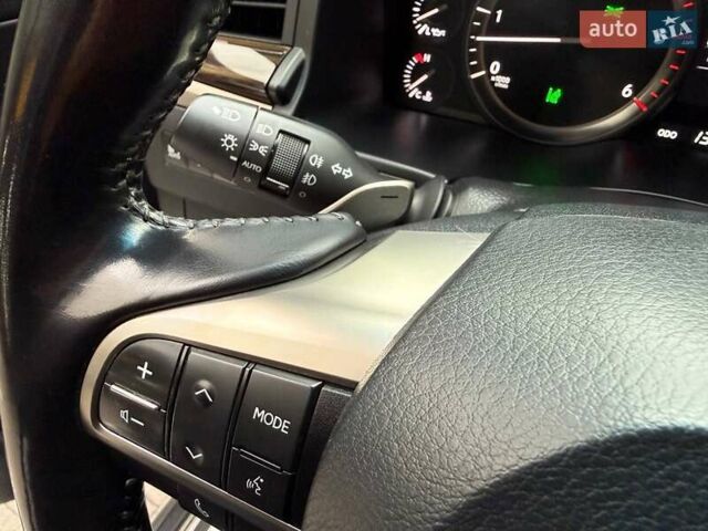 Чорний Лексус ЛХ, об'ємом двигуна 4.46 л та пробігом 138 тис. км за 85990 $, фото 21 на Automoto.ua