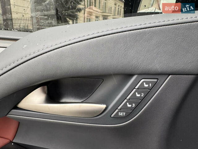 Черный Лексус ЛХ, объемом двигателя 4.46 л и пробегом 13 тыс. км за 107000 $, фото 35 на Automoto.ua