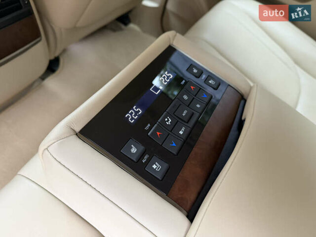Черный Лексус ЛХ, объемом двигателя 5.66 л и пробегом 85 тыс. км за 79900 $, фото 49 на Automoto.ua