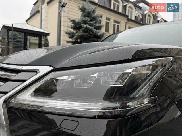 Черный Лексус ЛХ, объемом двигателя 4.46 л и пробегом 13 тыс. км за 107000 $, фото 10 на Automoto.ua