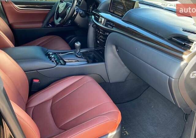 Чорний Лексус ЛХ, об'ємом двигуна 4.46 л та пробігом 29 тис. км за 96900 $, фото 5 на Automoto.ua