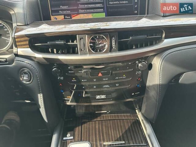 Черный Лексус ЛХ, объемом двигателя 4.46 л и пробегом 137 тыс. км за 88000 $, фото 30 на Automoto.ua