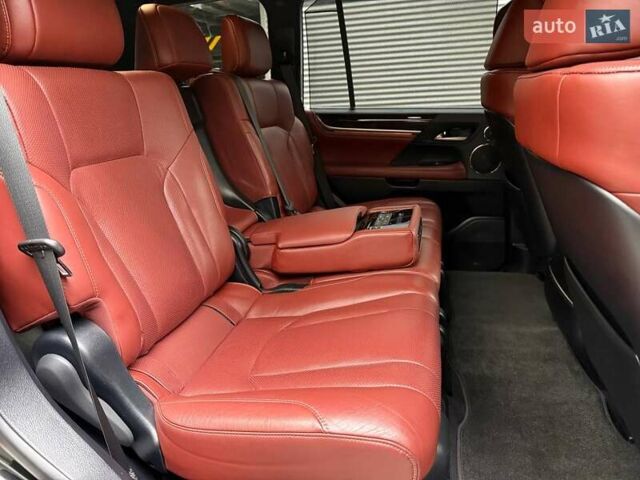 Чорний Лексус ЛХ, об'ємом двигуна 4.46 л та пробігом 138 тис. км за 85990 $, фото 13 на Automoto.ua