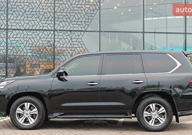 Черный Лексус ЛХ, объемом двигателя 4.46 л и пробегом 126 тыс. км за 85171 $, фото 2 на Automoto.ua