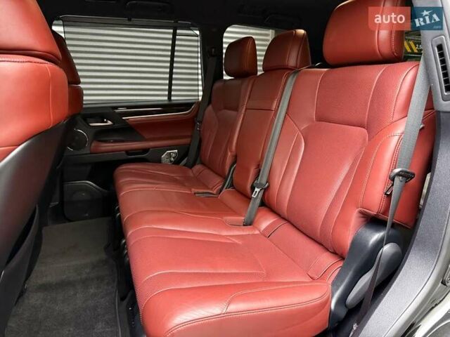 Чорний Лексус ЛХ, об'ємом двигуна 4.46 л та пробігом 138 тис. км за 85990 $, фото 12 на Automoto.ua