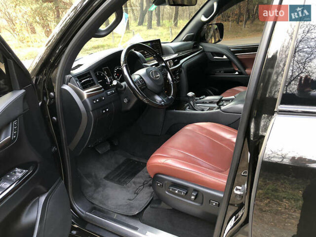 Черный Лексус ЛХ, объемом двигателя 4.5 л и пробегом 137 тыс. км за 85999 $, фото 9 на Automoto.ua